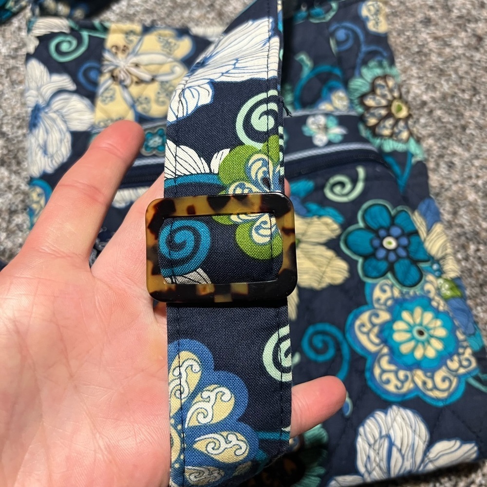 Vera Bradley Mod Floral Crossbody bag - Picture 6 of 7